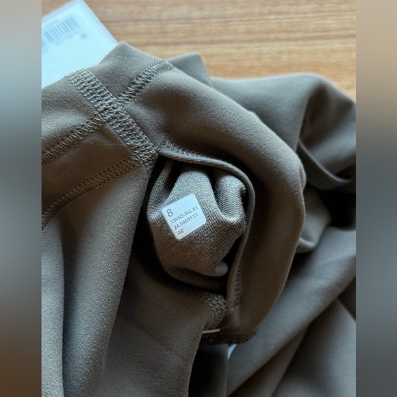 Lululemon Wunder Train HR Tight 28” Size: 8 - Picture 4 of 6